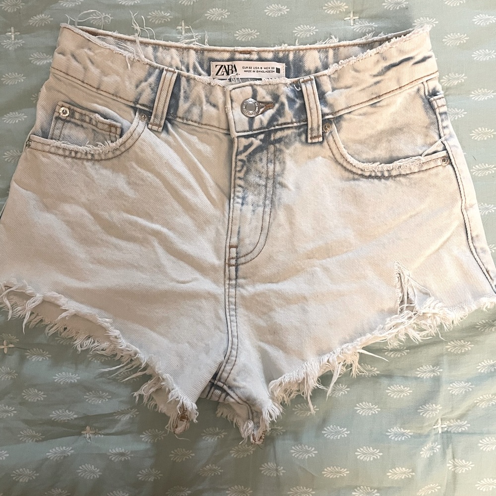 Zara cut off shorts